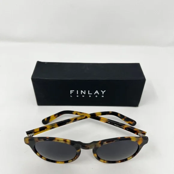Finlay London Tortoise Round Sunglasses - Picture 2 of 2